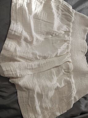 Anthropologie White Textured Gauzy Shorts, Soft And Flowy.